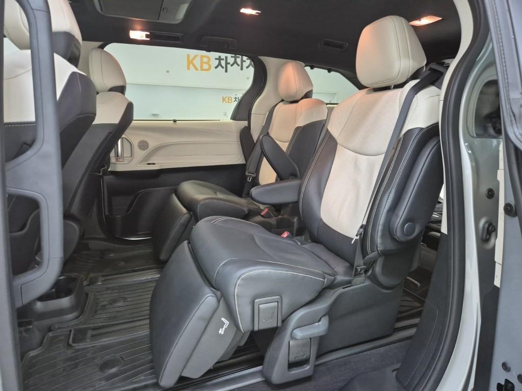 Toyota Siena - Vista 12