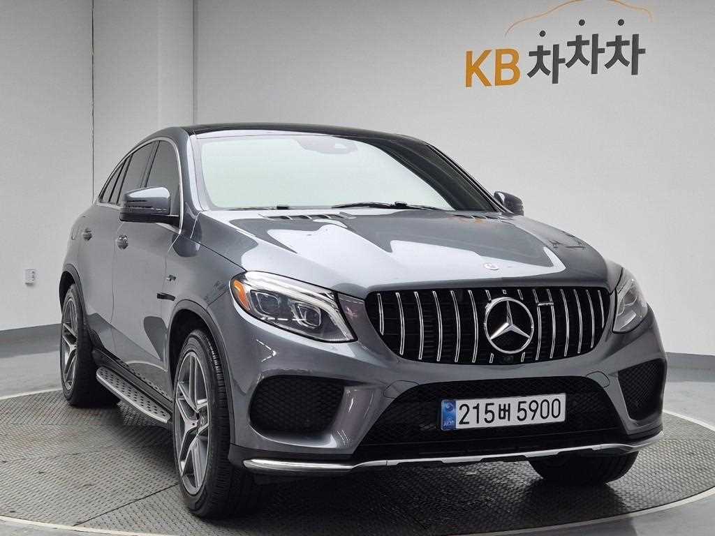 Mercedes Benz GLE Class - Vista 4