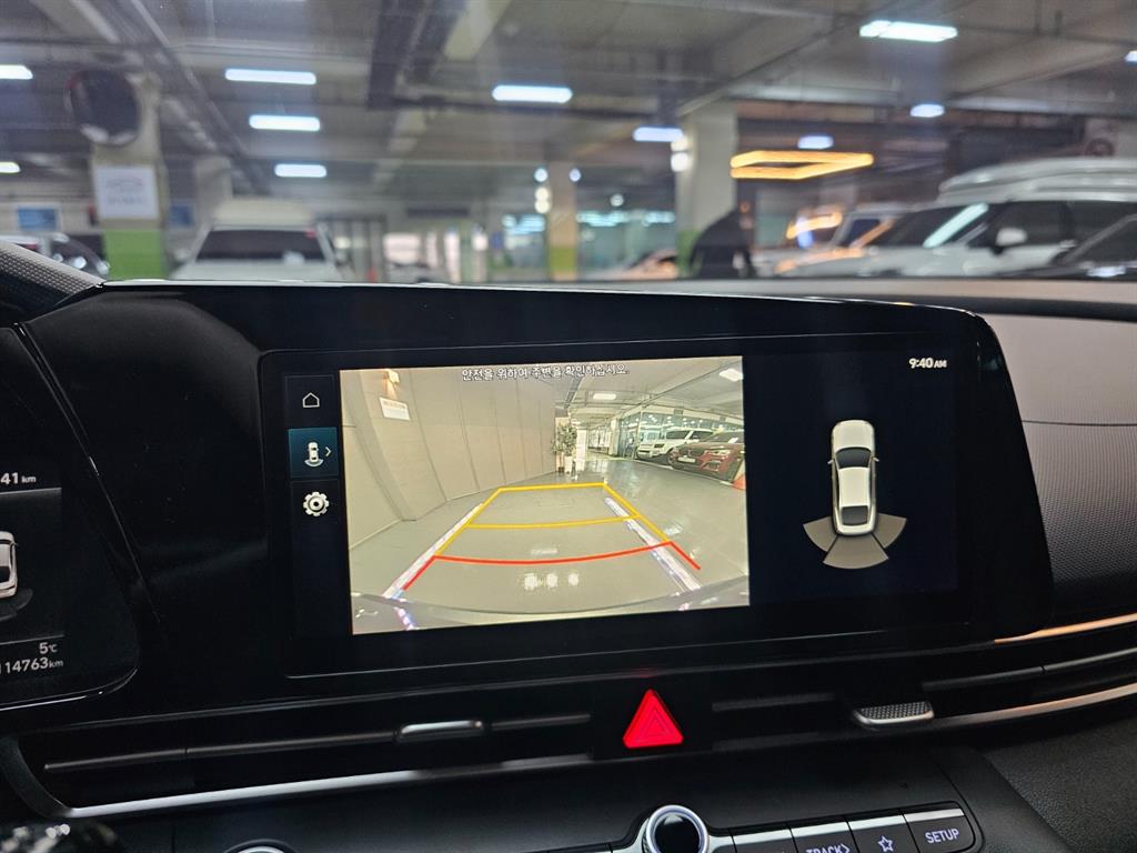 HYUNDAI Avante - Vista 5