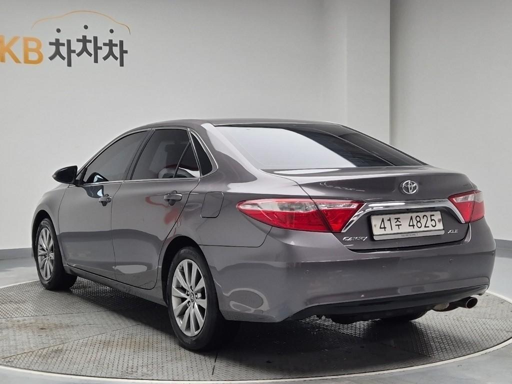 Toyota Camry - Vista 4