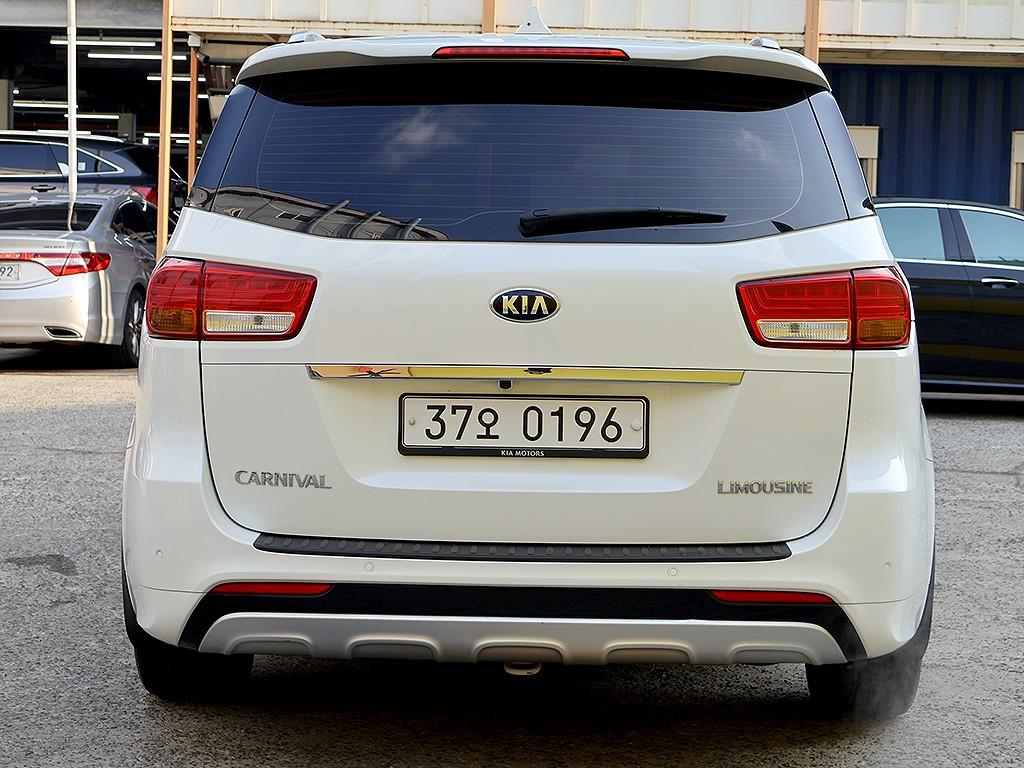 KIA Carnival - Vista 5