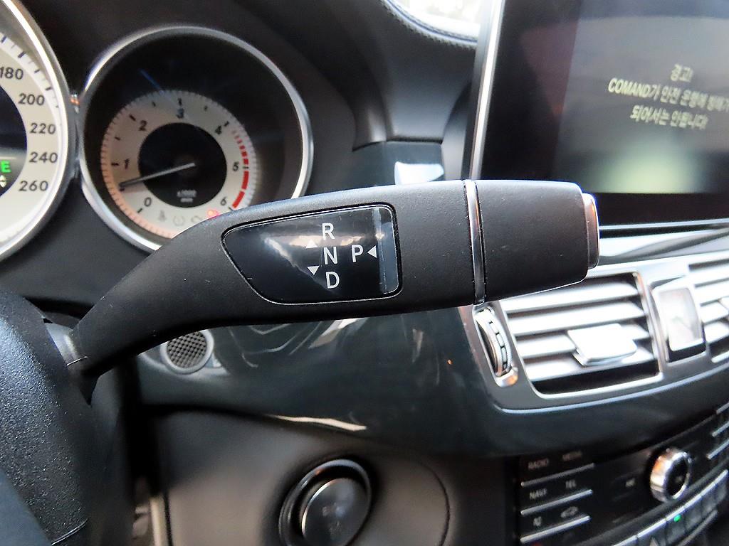 Mercedes Benz CLS Class - Vista 10