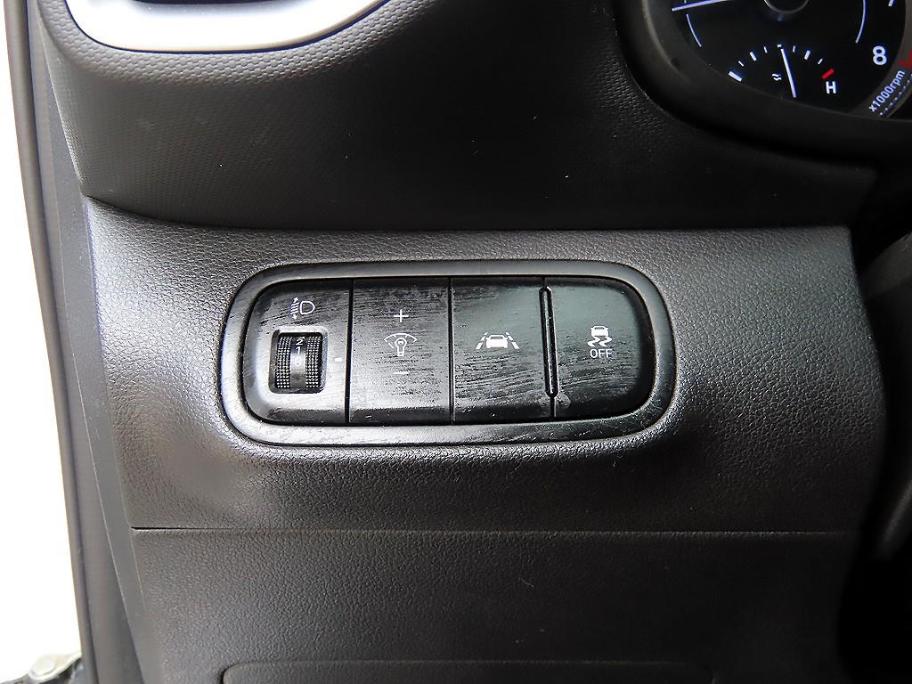 HYUNDAI Venue - Vista 12