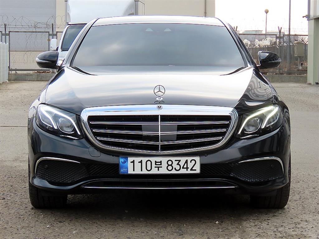 Mercedes Benz E class 2017 Negro - Importación desde Corea - HF Imports Iquique - Foto 1