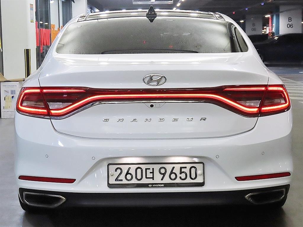 HYUNDAI Grandeur - Vista 5