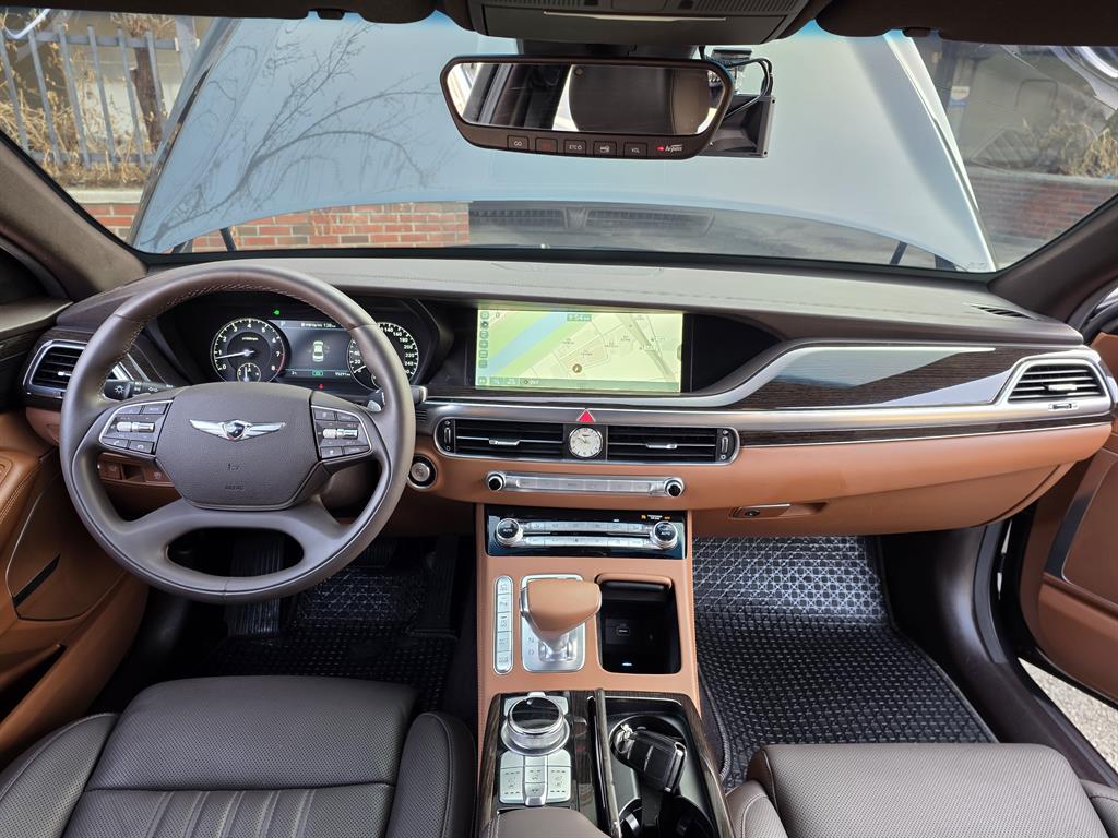 Genesis G90 - Vista 12