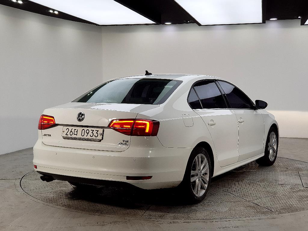 Volkswagen Jetta - Vista 4