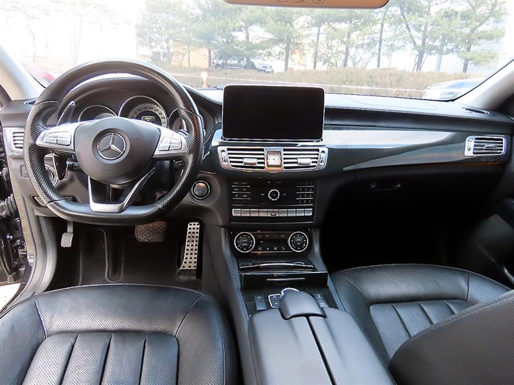 Mercedes Benz CLS Class - Vista 7