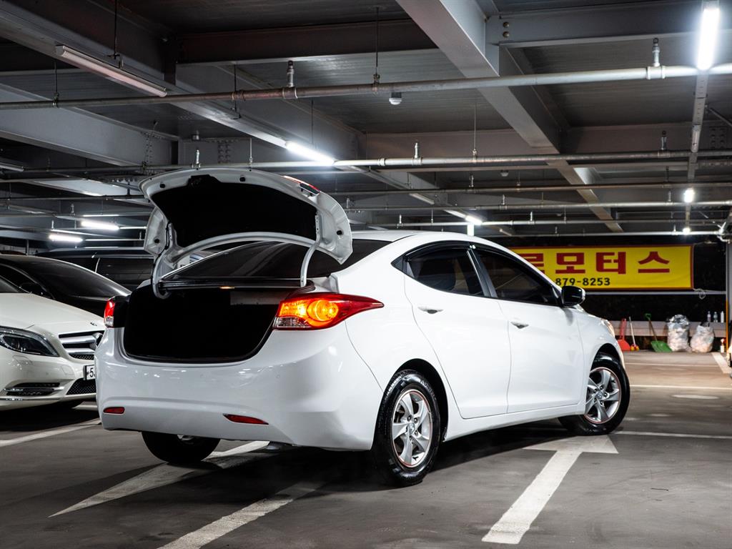 HYUNDAI Avante 2012 Blanco - Importación desde Corea - HF Imports Iquique - Foto 17