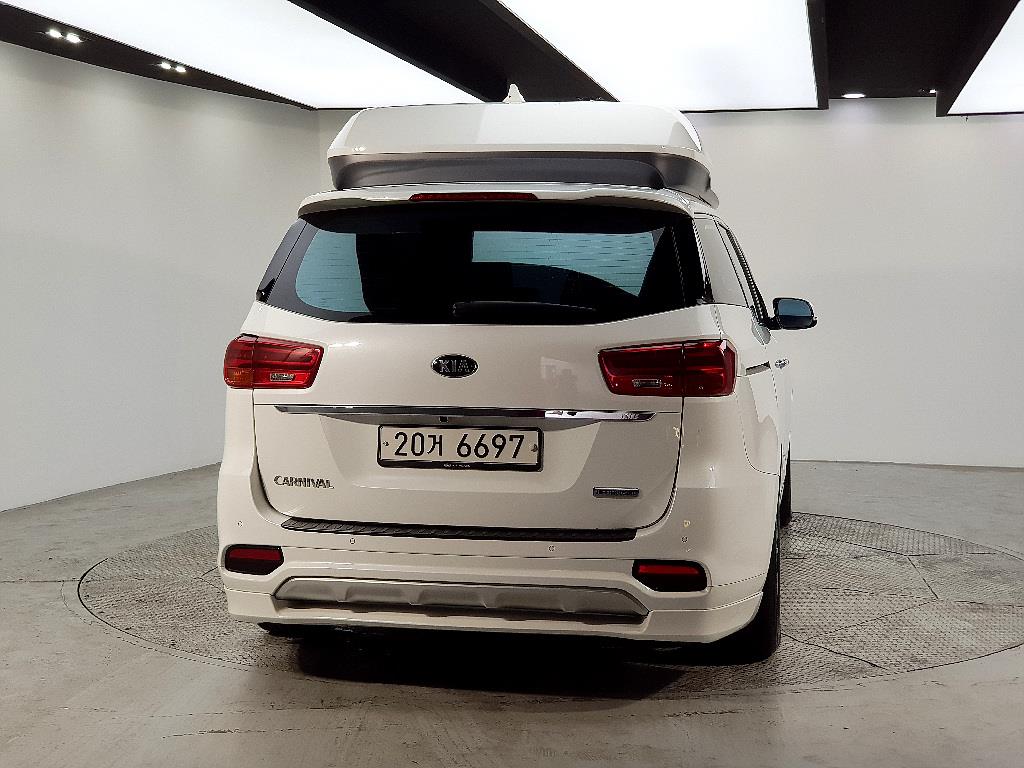 KIA Carnival - Vista 3