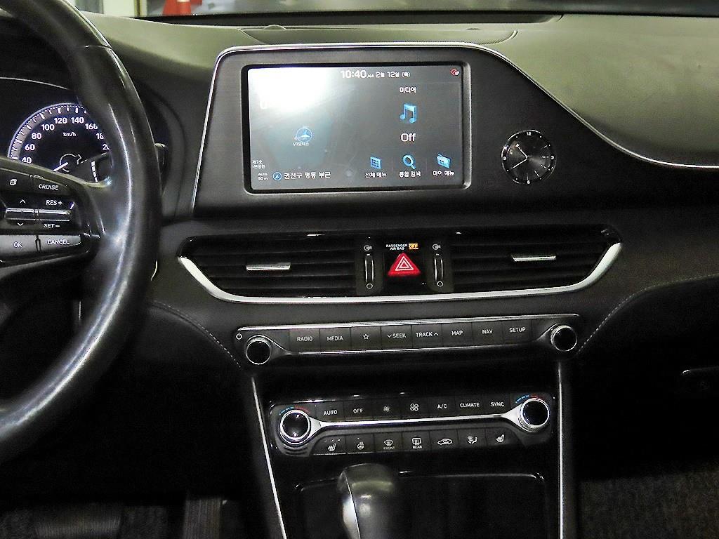 HYUNDAI Grandeur - Vista 11