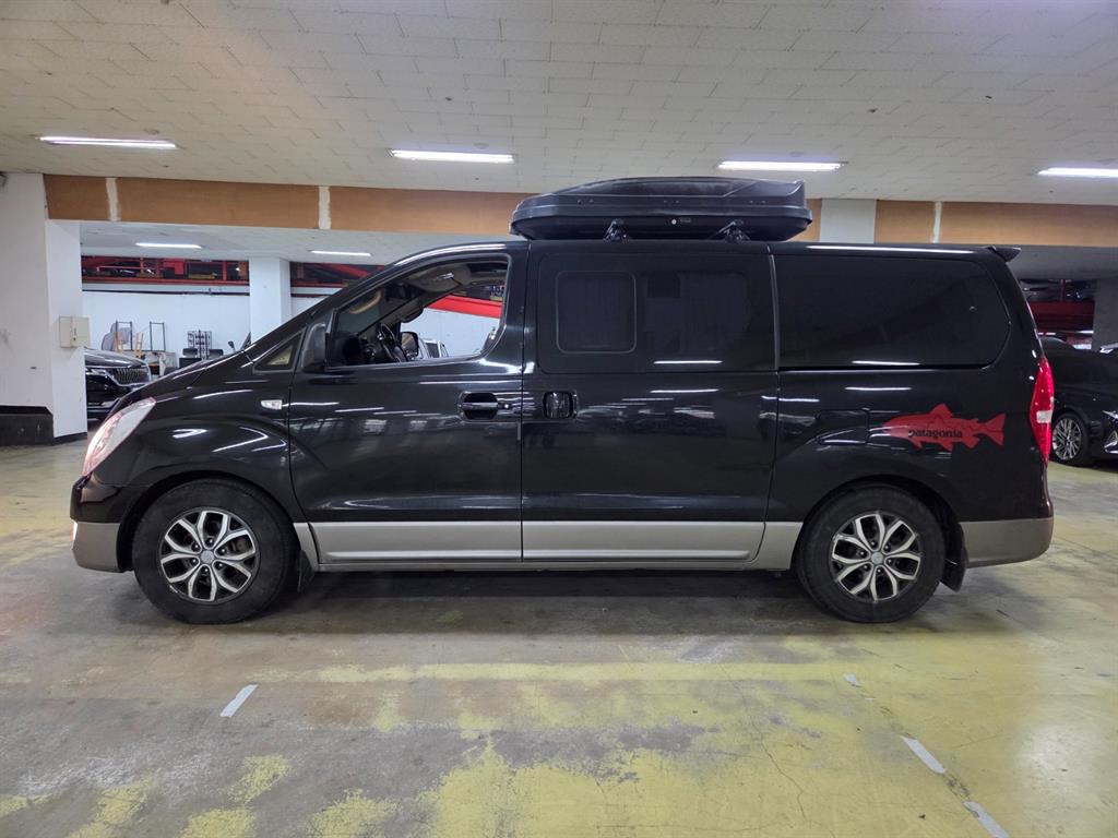 HYUNDAI Starex - Vista 3