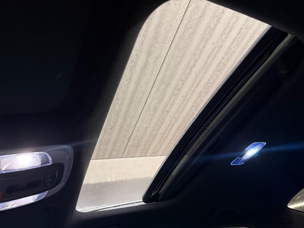 HYUNDAI Avante - Vista 10