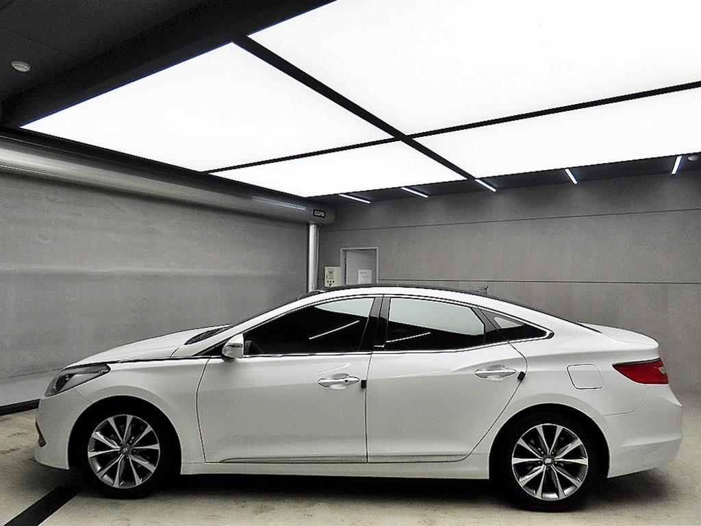 HYUNDAI Grandeur - Vista 4