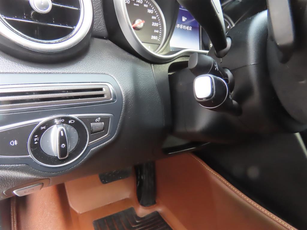 Mercedes Benz C Class 2017 Blanco - Importación desde Corea - HF Imports Iquique - Foto 13