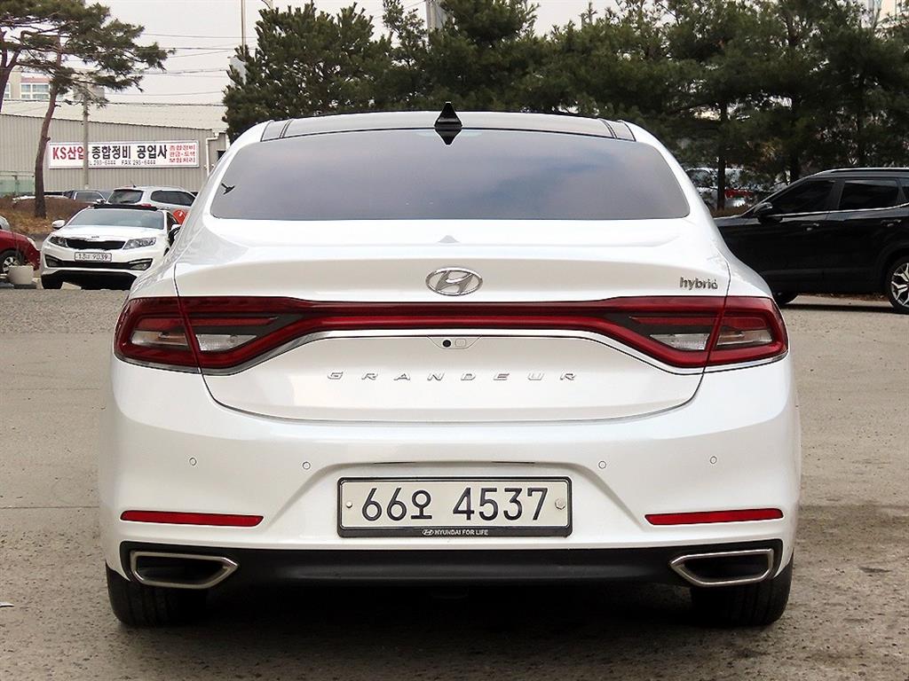 HYUNDAI Grandeur - Vista 4