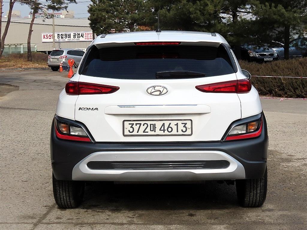 HYUNDAI Kona - Vista 4