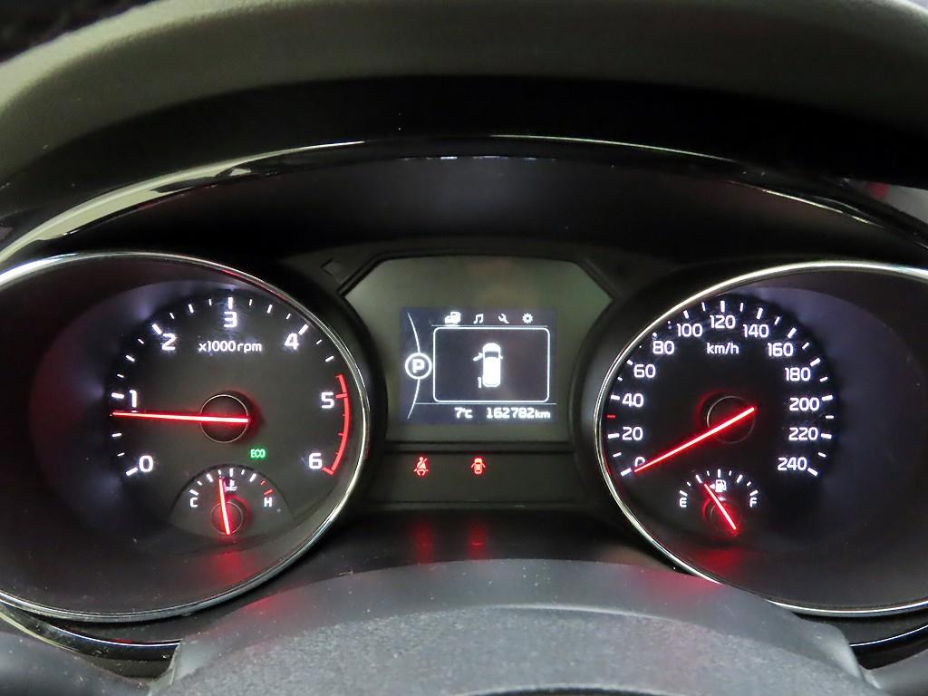 KIA Carnival - Vista 5