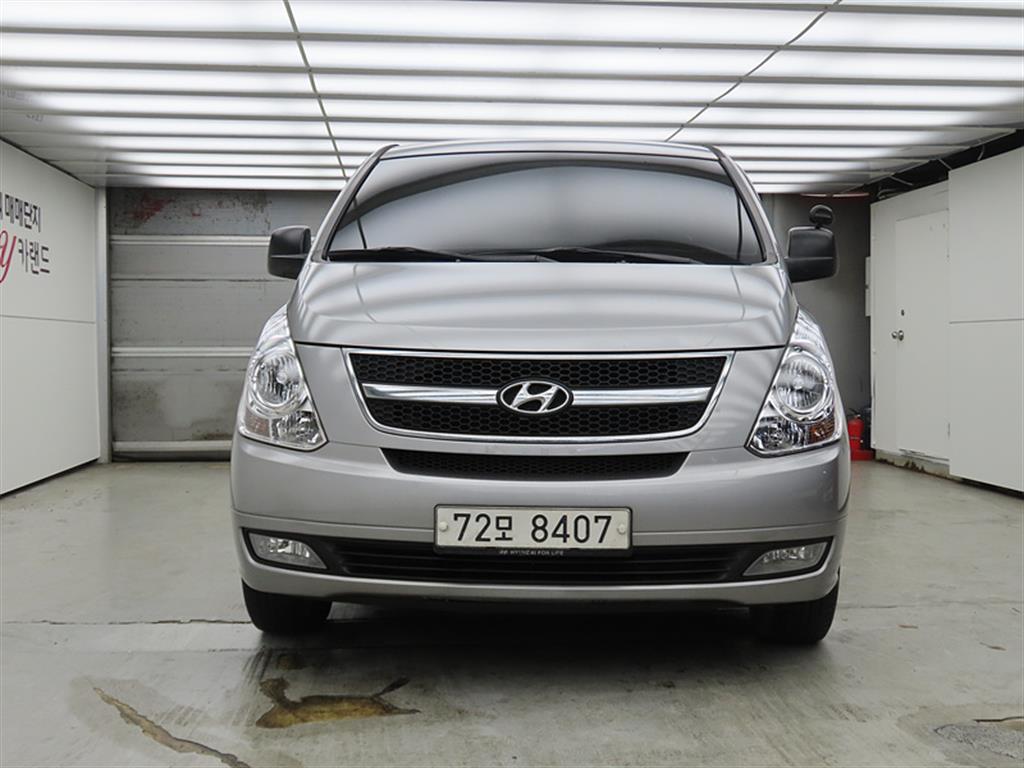 HYUNDAI Starex - Vista 2