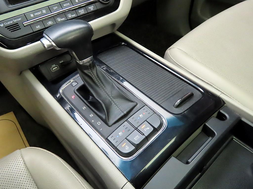 KIA Carnival - Vista 10