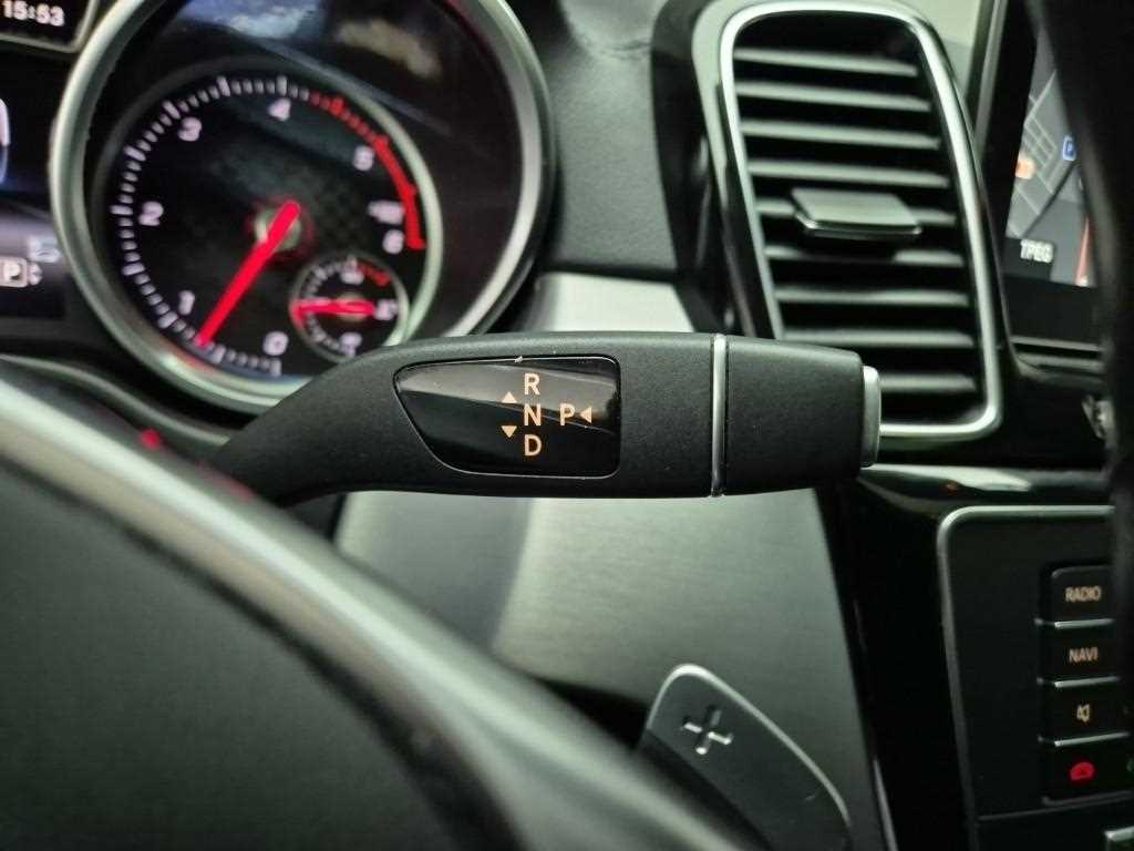 Mercedes Benz GLE Class - Vista 8