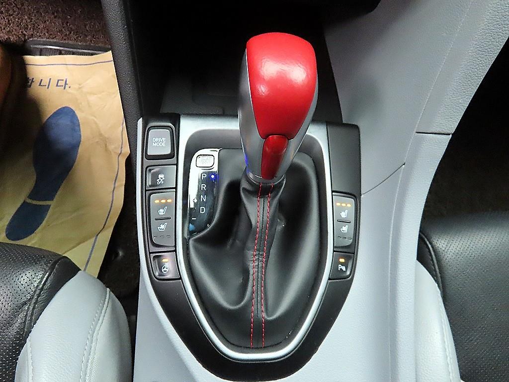 HYUNDAI Veloster - Vista 10