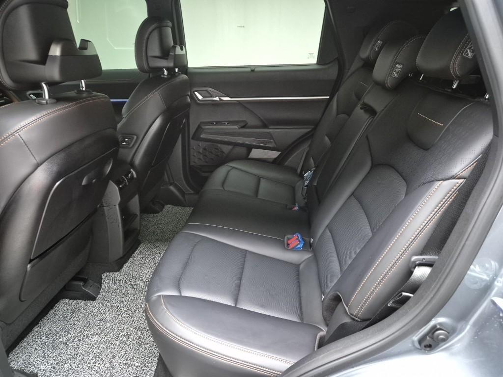 Ssangyong Torres - Vista 12