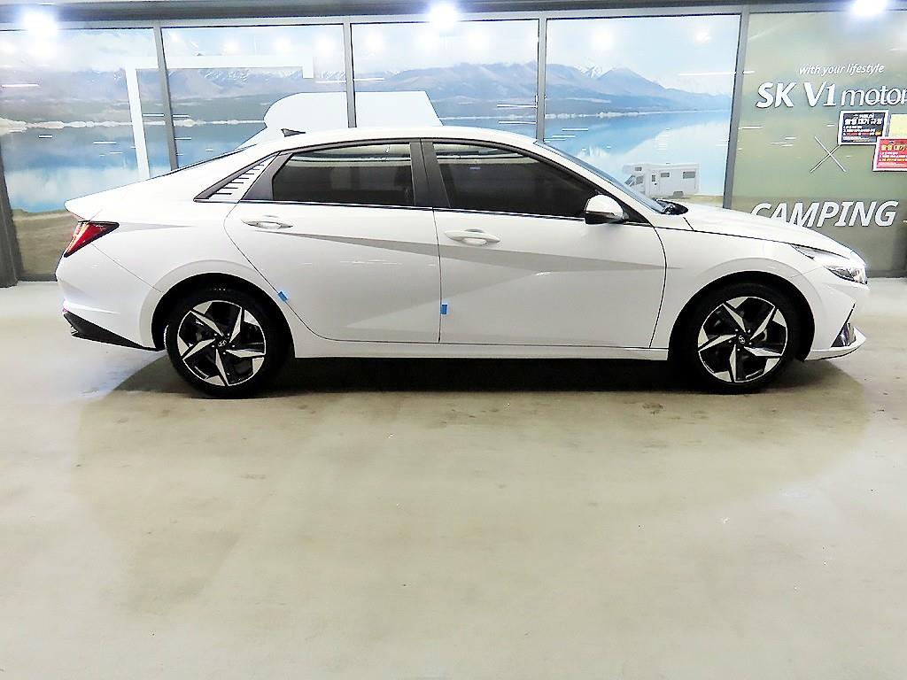 HYUNDAI Avante - Vista 3