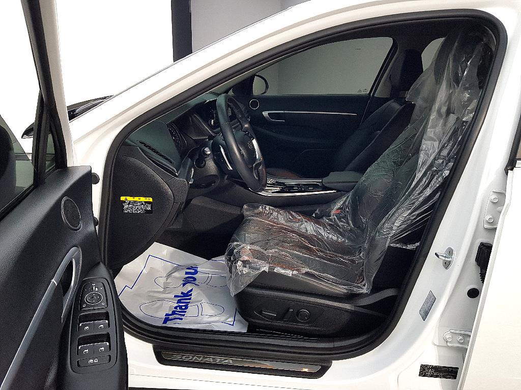 HYUNDAI Sonata - Vista 8