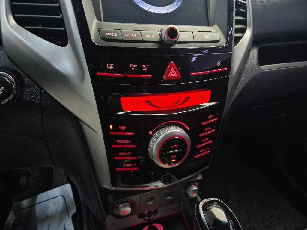 Ssangyong Tivoli 2016 Blanco - Importación desde Corea - HF Imports Iquique - Foto 17