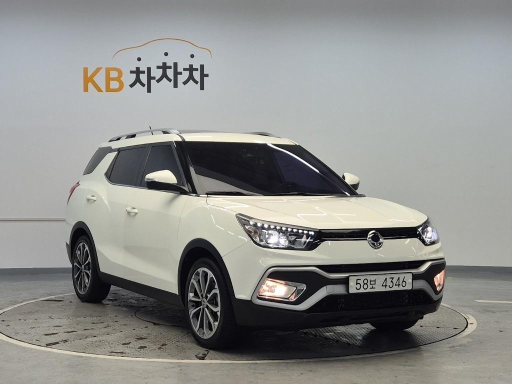 Ssangyong Tivoli - Vista 4