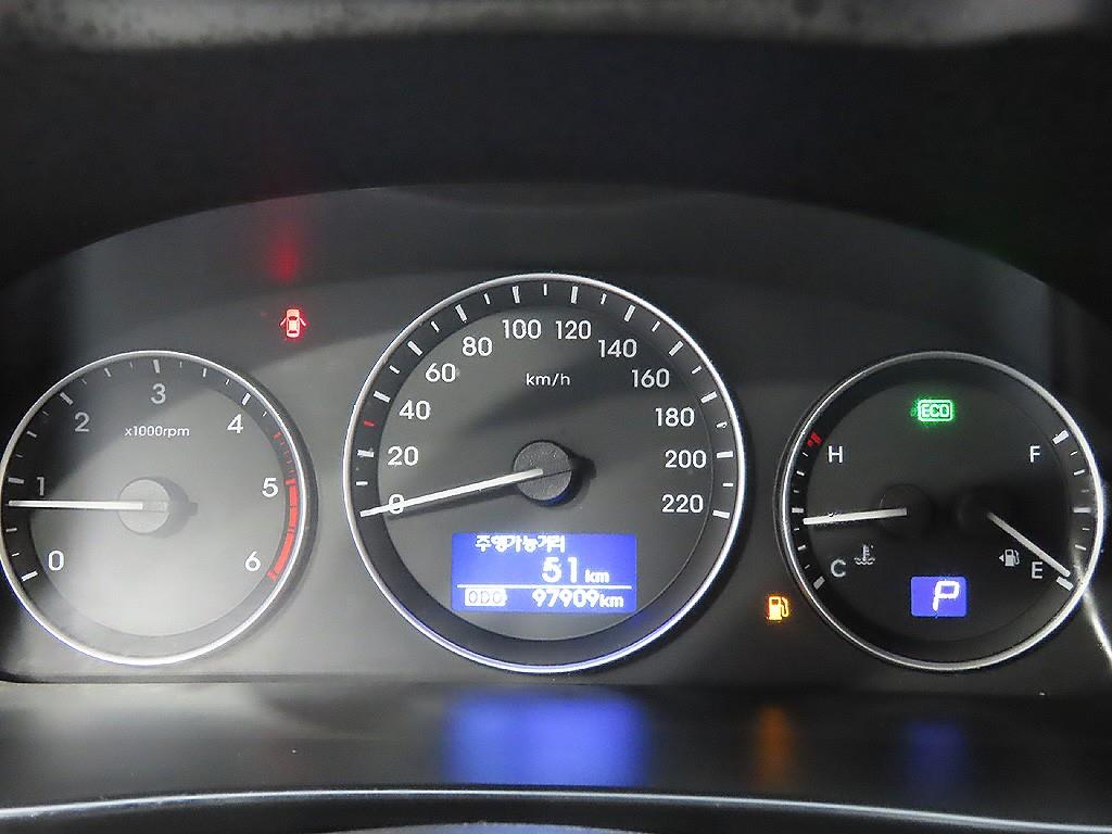 HYUNDAI Starex - Vista 11