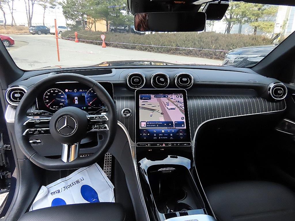 Mercedes Benz GLC Class - Vista 7