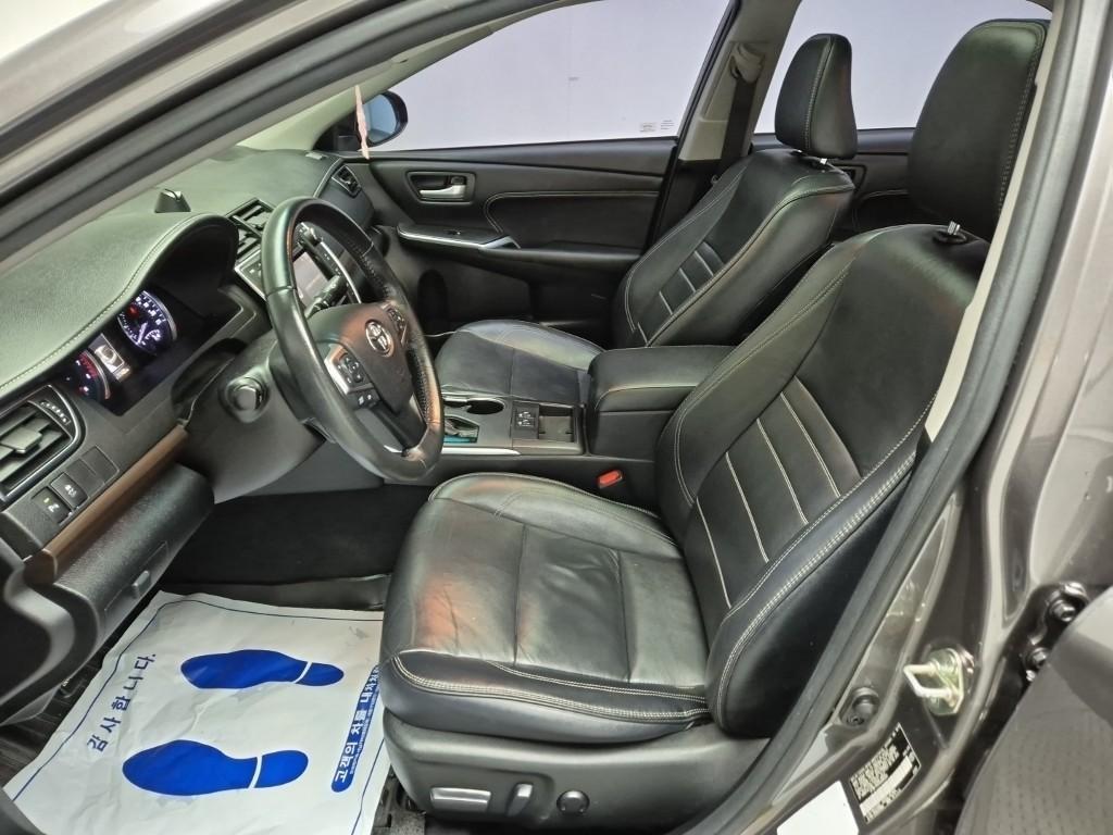 Toyota Camry - Vista 12