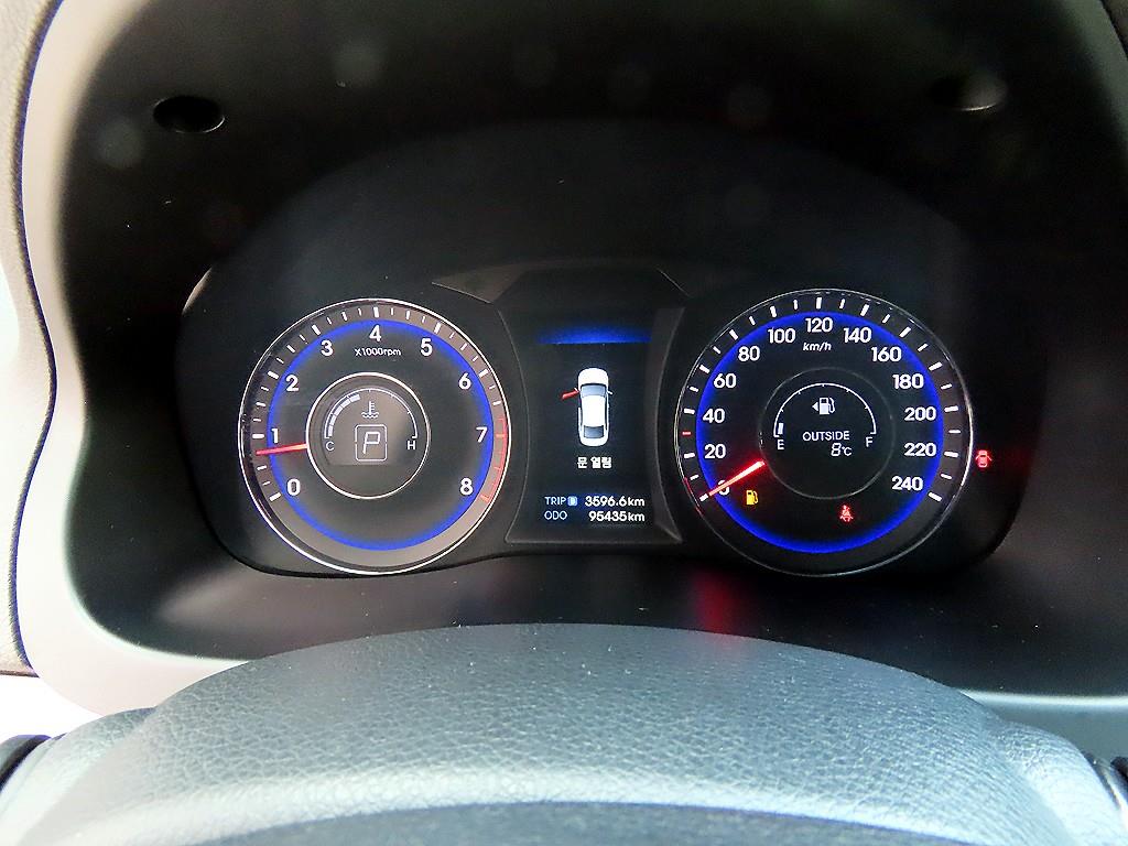 HYUNDAI i40 - Vista 9