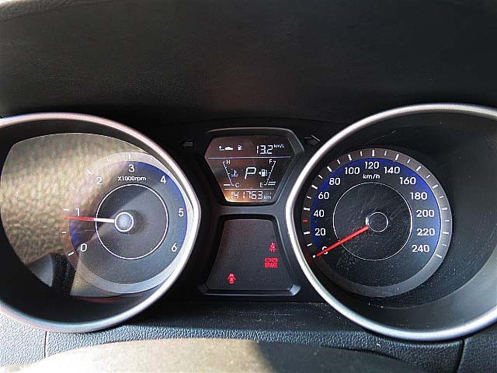 HYUNDAI Avante 2015 Gris - Importación desde Corea - HF Imports Iquique - Foto 9