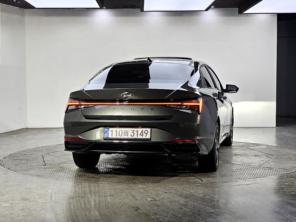 HYUNDAI Avante - Vista 3