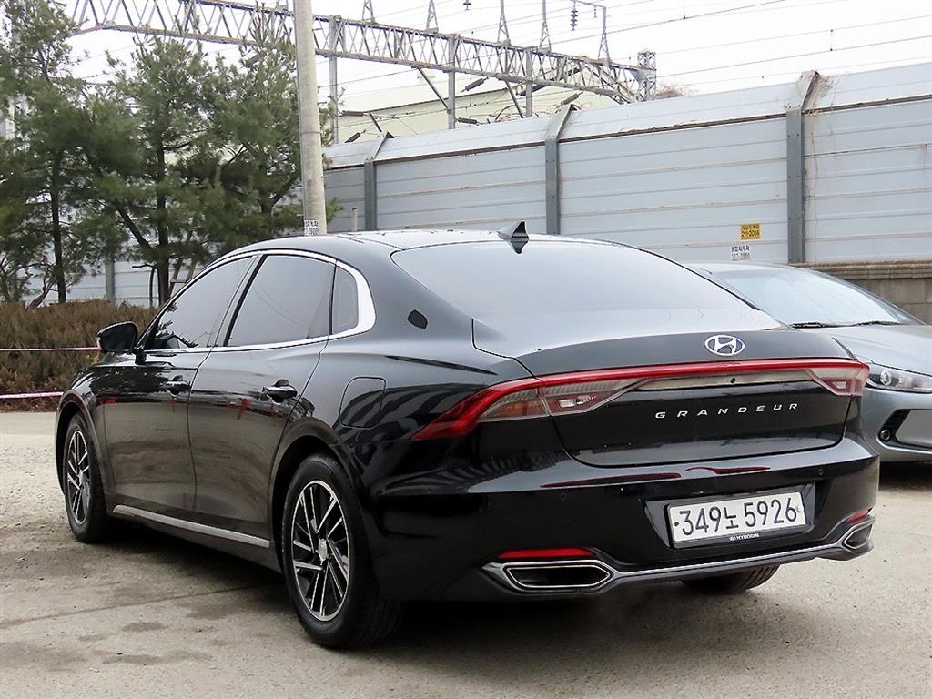 HYUNDAI Grandeur - Vista 3