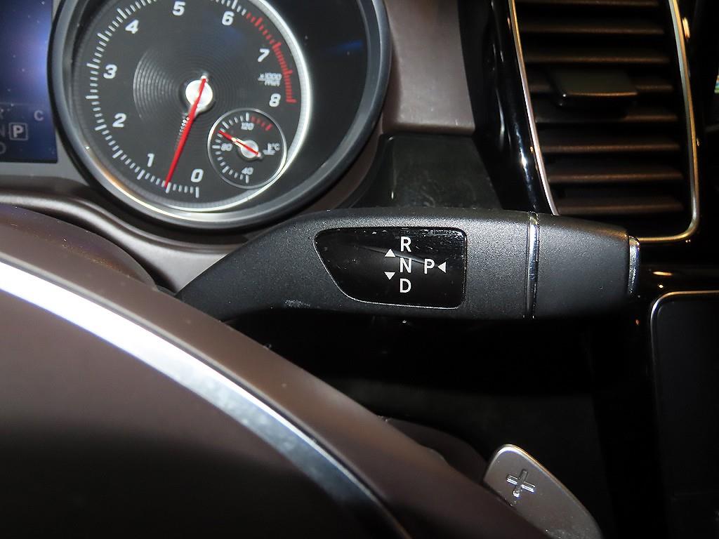 Mercedes Benz GLS Class - Vista 12