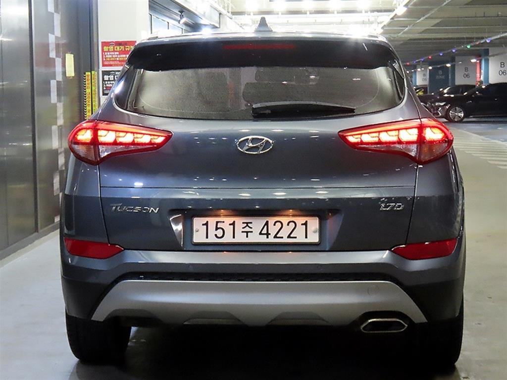 HYUNDAI Tucson - Vista 5