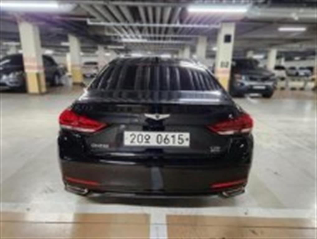 HYUNDAI Genesis - Vista 2