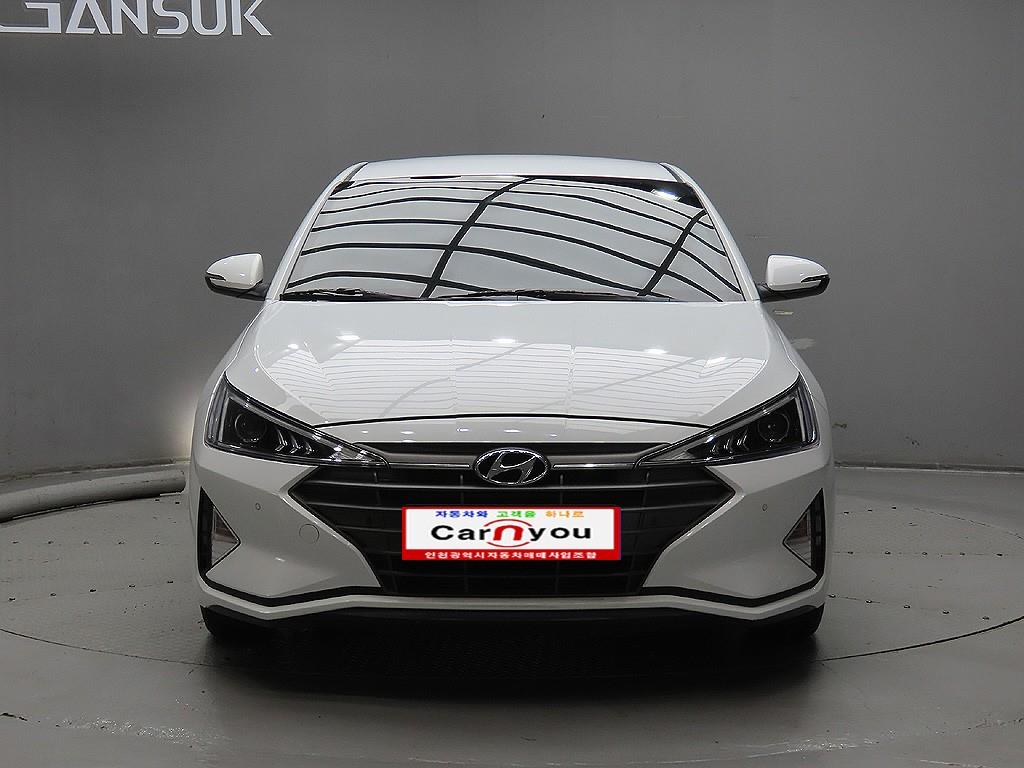 HYUNDAI Avante 2019 Blanco - Importación desde Corea - HF Imports Iquique - Foto 1