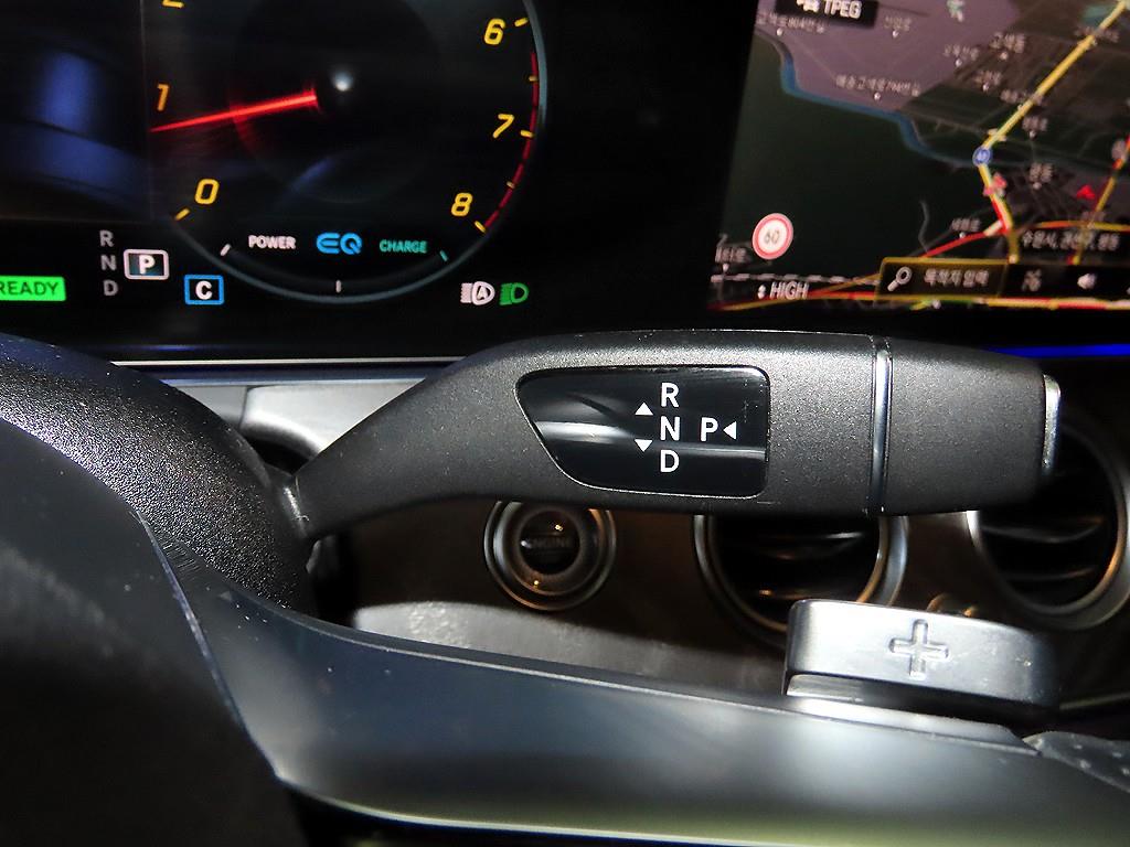 Mercedes Benz E class - Vista 12