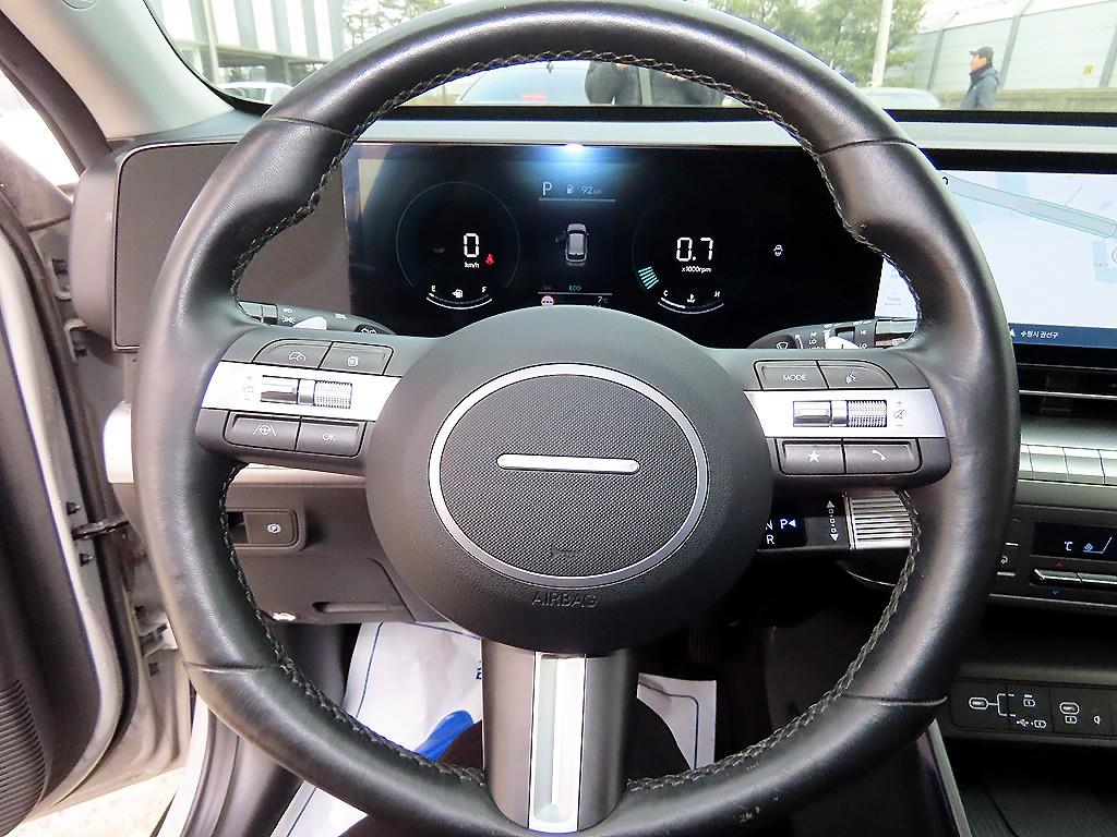 HYUNDAI Kona - Vista 8