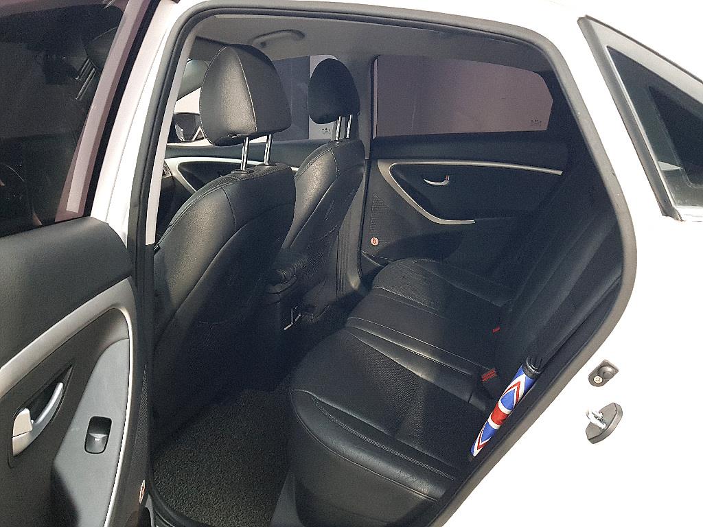 HYUNDAI i30 - Vista 9