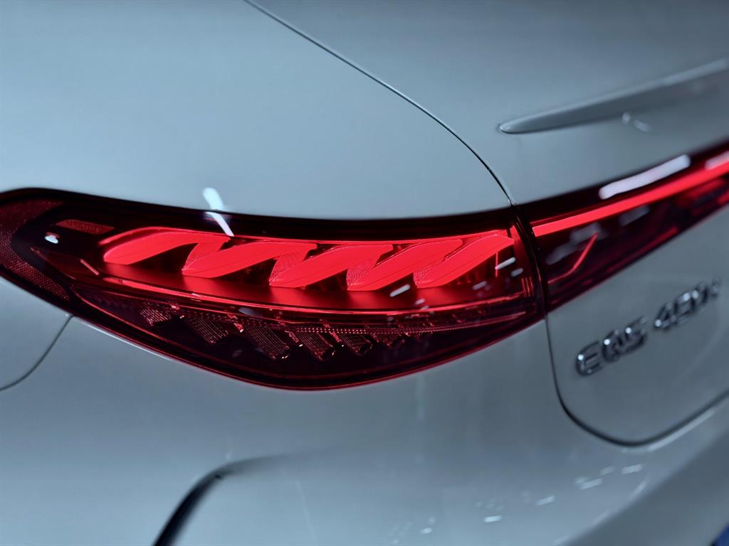 Mercedes Benz EQS - Vista 5