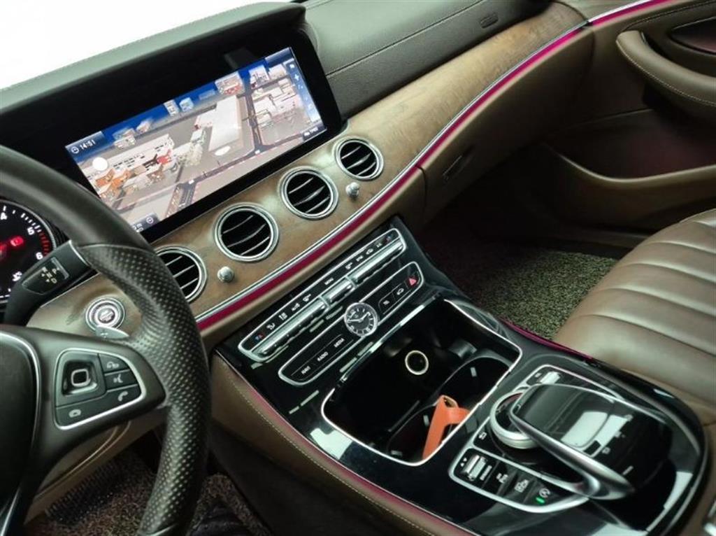 Mercedes Benz E class - Vista 10