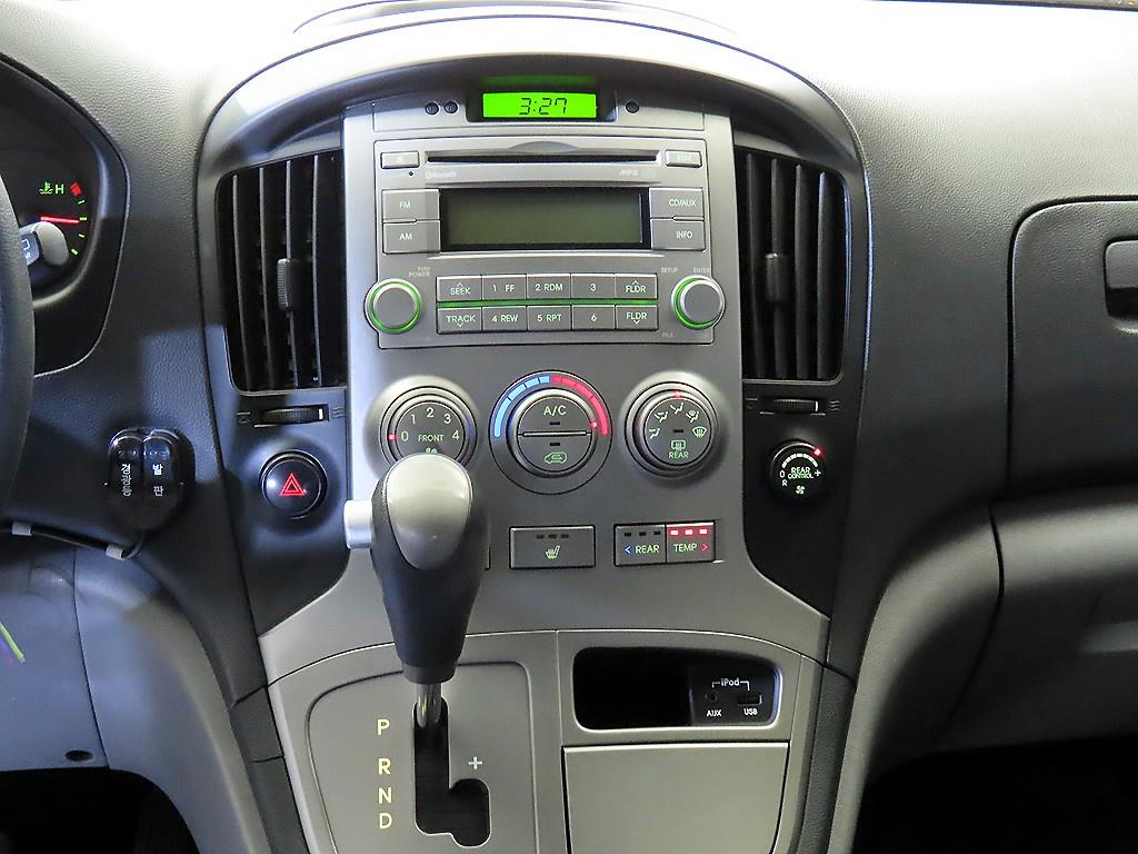 HYUNDAI Starex - Vista 12