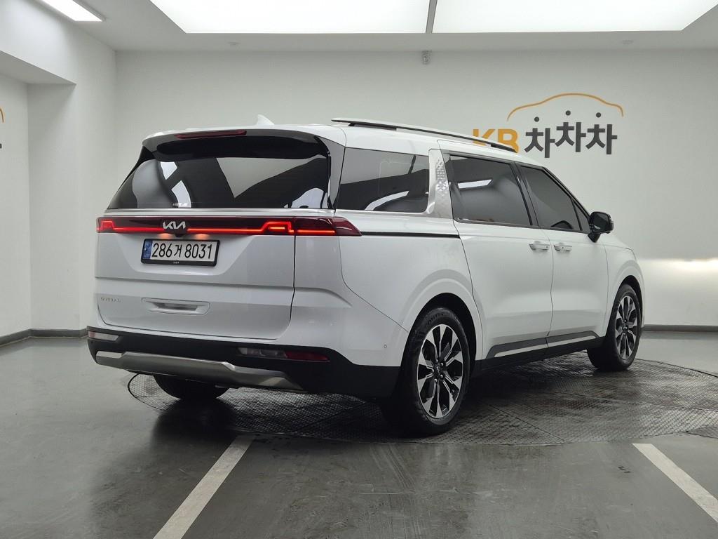 KIA Carnival - Vista 4