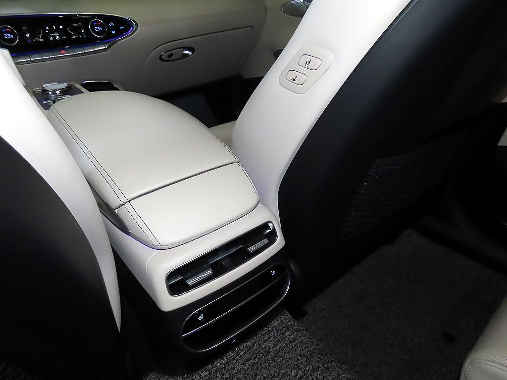 Genesis GV70 2023 Blanco - Importación desde Corea - HF Imports Iquique - Foto 15